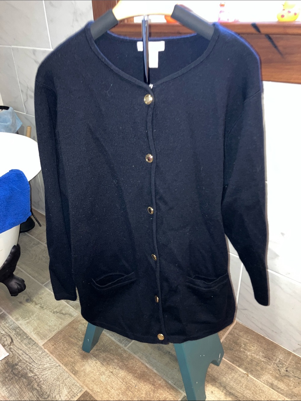 TALBOTS WOMENS MERINO WOOL CARDIGAN WITH GOLD BUTTONS  AND FRONT POCKETS